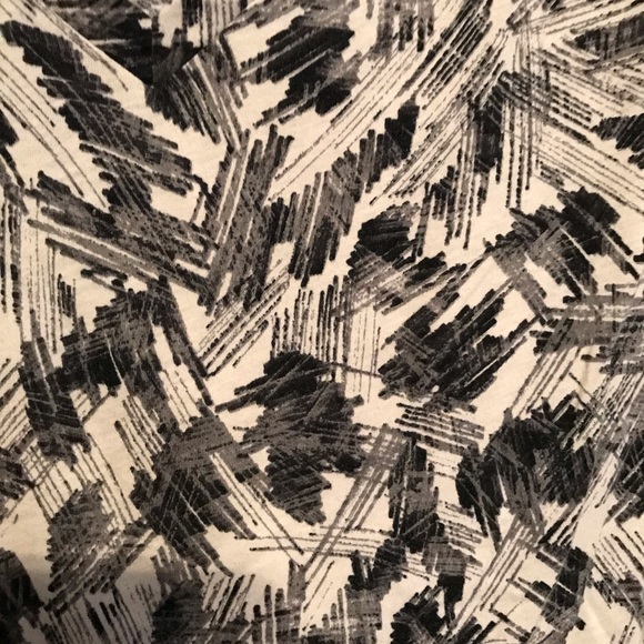 Ava & Viv T-Shirt - Picture 2 of 2